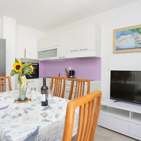4322a Apartment *